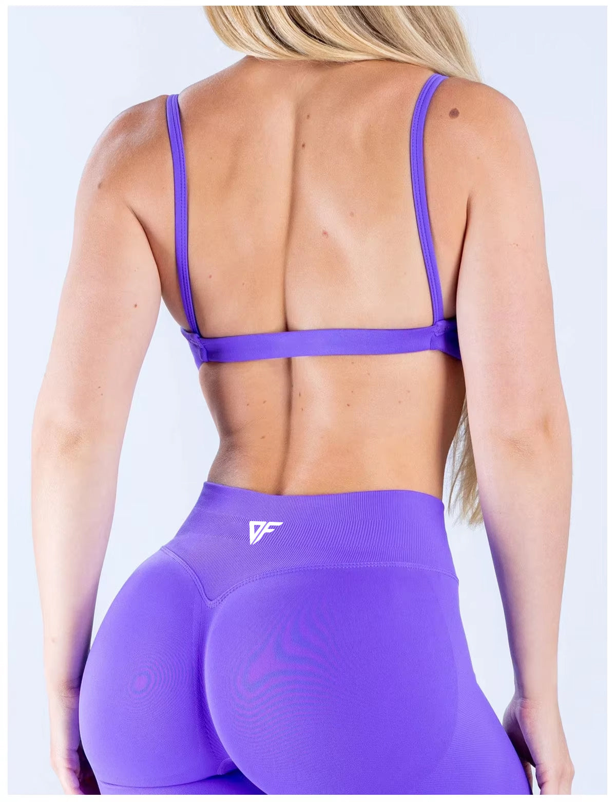 Seamless Scoop-Neck Sports Bra